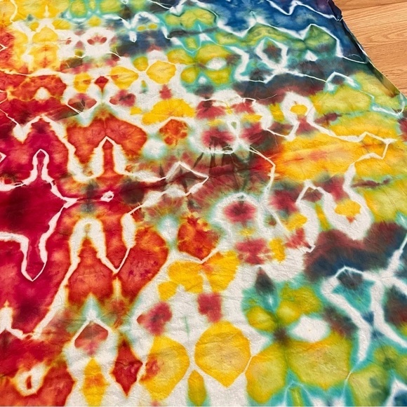 Hand tie dyed giant wall hanging tapestry in a 51x46" psychedelic rainbow glitch - Picture 6 of 8